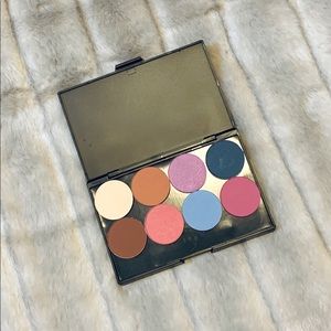 8 OFRA 4g Godets in Magnetic Palette